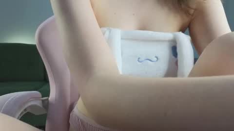 Snapshot of eveleen_soleen chatting on February 2025 01:37:01 AM Eveleen online show from February 2025 01:37:01 AM