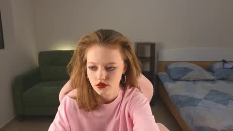 Snapshot of eveleen_soleen chatting on September 2025 01:48:02 PM Eveleen online show from September 2025 01:48:02 PM