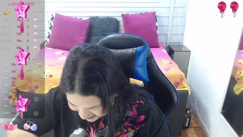 Snapshot of evelin_zaens chatting on December 2024 04:05:02 AM evelin zaens online show from December 2024 04:05:02 AM