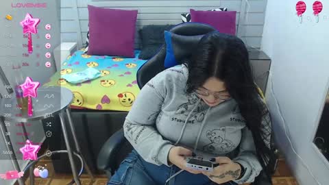 Snapshot of evelin_zaens chatting on December 2024 11:06:02 PM evelin zaens online show from December 2024 11:06:02 PM
