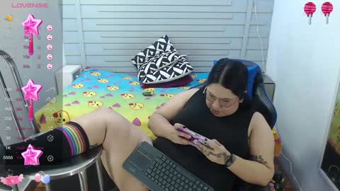Snapshot of evelin_zaens chatting on January 2025 08:31:02 PM evelin zaens online show from January 2025 08:31:02 PM