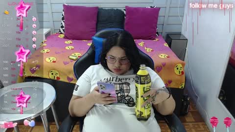 Snapshot of evelin_zaens chatting on January 2025 10:06:02 AM evelin zaens online show from January 2025 10:06:02 AM