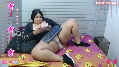 Snapshot of evelin_zaens chatting on January 2025 10:29:02 AM evelin zaens online show from January 2025 10:29:02 AM
