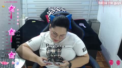 Snapshot of evelin_zaens chatting on January 2025 12:54:01 PM evelin zaens online show from January 2025 12:54:01 PM