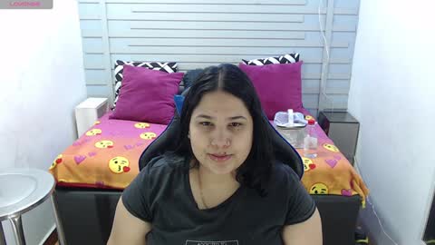 Snapshot of evelin_zaens chatting on February 2025 03:52:01 AM evelin zaens online show from February 2025 03:52:01 AM