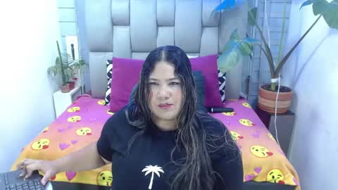 evelin zaens online show from April 2026 03:41:01 AM