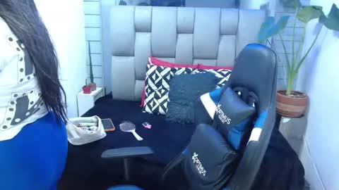 evelin zaens online show from June 2026 03:18:02 AM