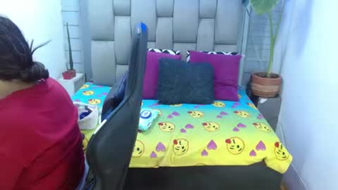 evelin zaens online show from July 2026 03:31:02 AM