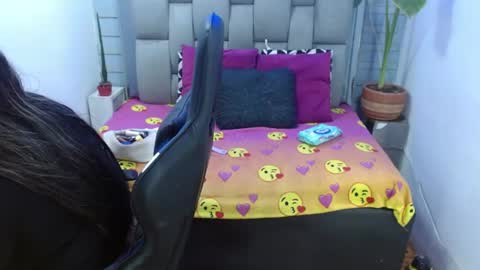 evelin zaens online show from July 2026 03:31:02 AM