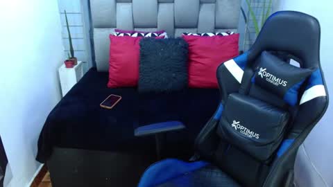 evelin zaens online show from July 2026 04:43:01 AM