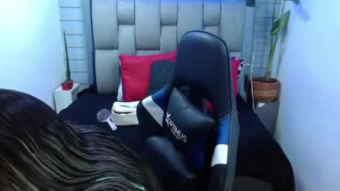 evelin zaens online show from August 2026 04:44:02 AM