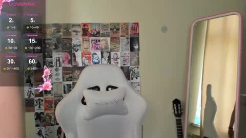 Snapshot of evelinalu chatting on February 2026 05:08:02 AM Evelina online show from February 2026 05:08:02 AM