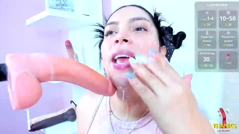 Snapshot of evelinn_belen chatting on October 2025 03:57:02 PM Evelinn belen online show from October 2025 03:57:02 PM