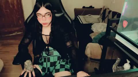 evelyn420521 online show from July 2026 06:28:02 PM