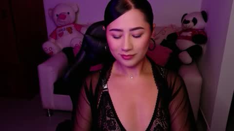 Evelyn online show from November 2025 11:10:02 AM