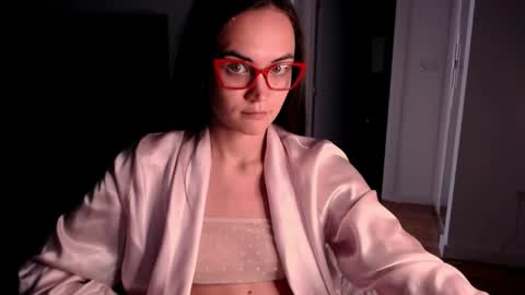 Evelyn online show from April 2026 12:40:02 PM