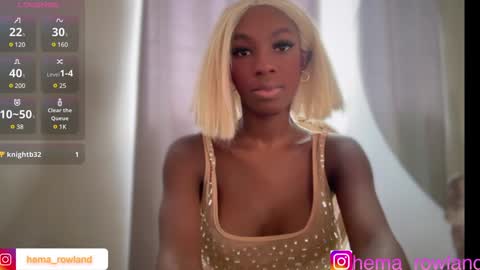 E V E L Y N  online show from December 2024 12:55:01 PM