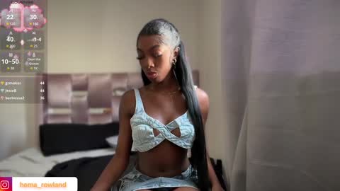 Snapshot of evelyn_jhonson3 chatting on January 2025 12:31:01 PM E V E L Y N online show from January 2025 12:31:01 PM