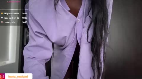 Snapshot of evelyn_jhonson3 chatting on March 2025 03:07:01 PM E V E L Y N online show from March 2025 03:07:01 PM