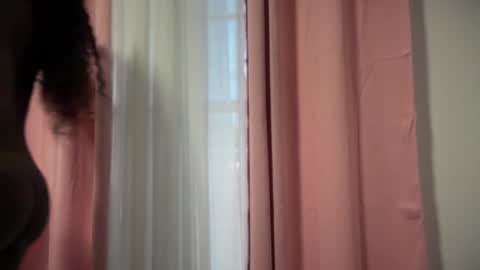 E V E L Y N  online show from September 2025 11:11:01 AM