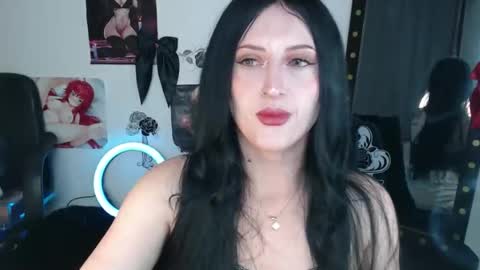 Snapshot of evelyn_sheeran chatting on April 2026 02:23:01 AM Julieta online show from April 2026 02:23:01 AM
