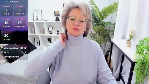 Evelyn online show from November 2025 05:19:02 AM