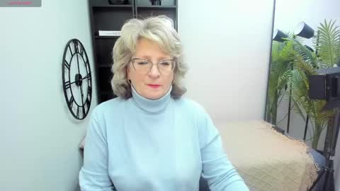 Evelyn online show from May 2026 05:14:01 AM