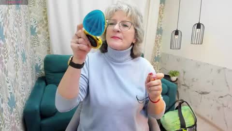 Evelyn online show from May 2026 05:15:01 AM