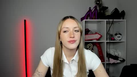 evelynblond online show from April 2026 12:55:01 PM