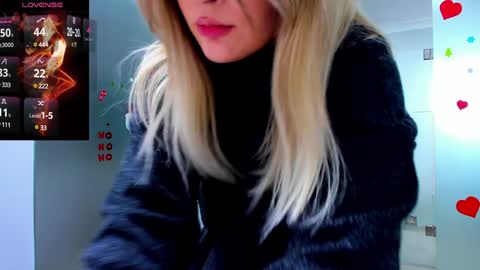 evelyne_rose online show from December 2024 03:04:01 PM