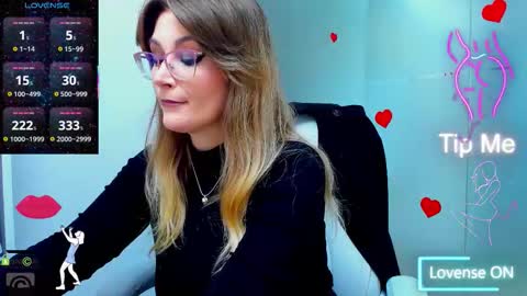 evelyne_rose online show from November 2025 06:23:01 AM