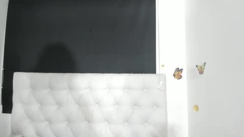 Evelyne online show from October 2025 02:10:01 AM