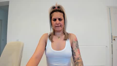 evelynevyyy online show from March 2026 07:34:02 AM