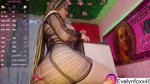 Snapshot of evelynfox_xx chatting on October 2025 10:15:01 PM evelyn Foxx new account online show from October 2025 10:15:01 PM