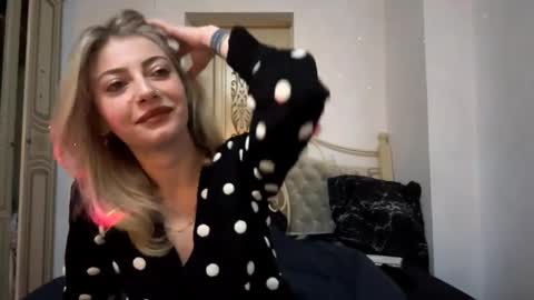 Mia online show from February 2026 05:33:01 PM