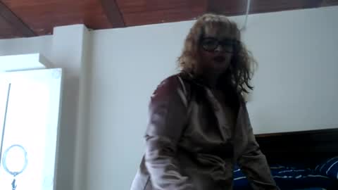 Evelyn Smith online show from July 2026 03:52:02 PM