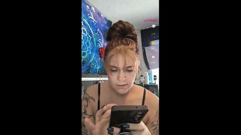 Snapshot of everleighlux chatting on March 2025 08:48:01 PM Aly online show from March 2025 08:48:01 PM