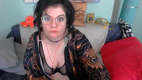 Everly online show from October 2025 04:41:02 PM