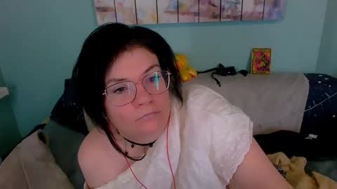 Everly online show from February 2026 05:00:02 PM