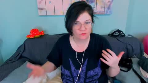 Snapshot of everly_rays chatting on March 2026 05:19:01 AM Everly online show from March 2026 05:19:01 AM