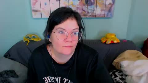 Everly online show from April 2026 04:59:02 PM