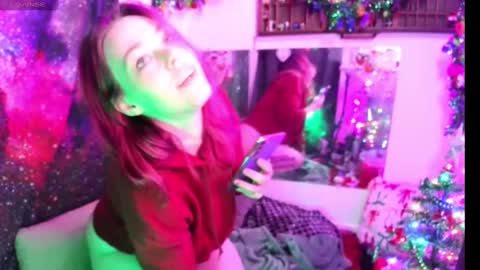 Snapshot of everlyester chatting on December 2024 08:30:02 AM Evie online show from December 2024 08:30:02 AM