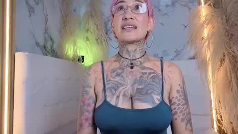 everlyn_sexx online show from March 2026 07:10:01 PM
