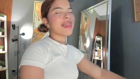 Sophia online show from January 2026 07:52:02 PM