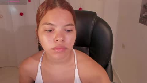 Snapshot of everyh_ chatting on April 2026 11:32:01 AM Sophia online show from April 2026 11:32:01 AM