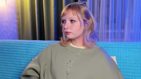 Snapshot of eves_eyes chatting on November 2025 08:35:01 AM Forget me not eve on CB online show from November 2025 08:35:01 AM