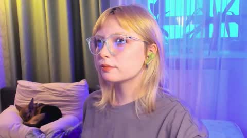 Snapshot of eves_eyes chatting on November 2025 11:56:02 AM Forget me not eve on CB online show from November 2025 11:56:02 AM