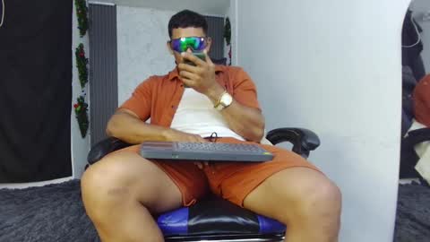 Snapshot of evessinn chatting on February 2026 04:09:01 AM luis online show from February 2026 04:09:01 AM