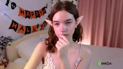 evi_brook online show from October 2025 08:38:01 AM