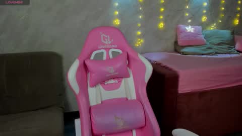 Evi online show from December 2025 09:04:02 AM